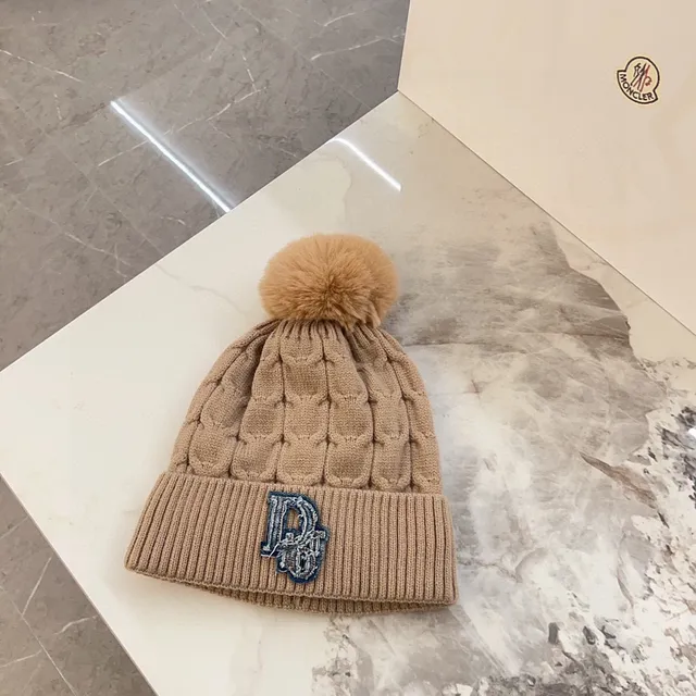 Dior Gorro Beige Marrón Tejido a Cable con Pom-Pom en la Parte Superior 6