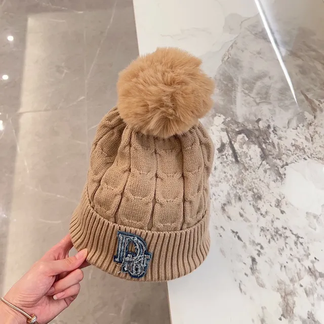 Dior Gorro Beige Marrón Tejido a Cable con Pom-Pom en la Parte Superior 7