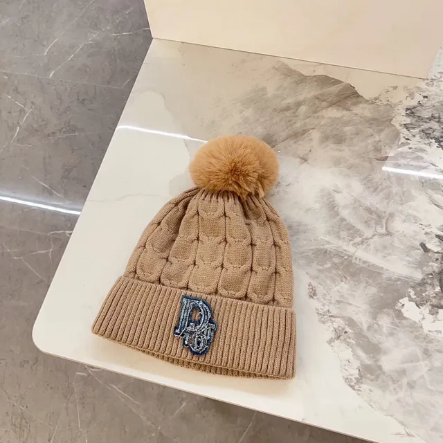 Dior Gorro Beige Marrón Tejido a Cable con Pom-Pom en la Parte Superior 9