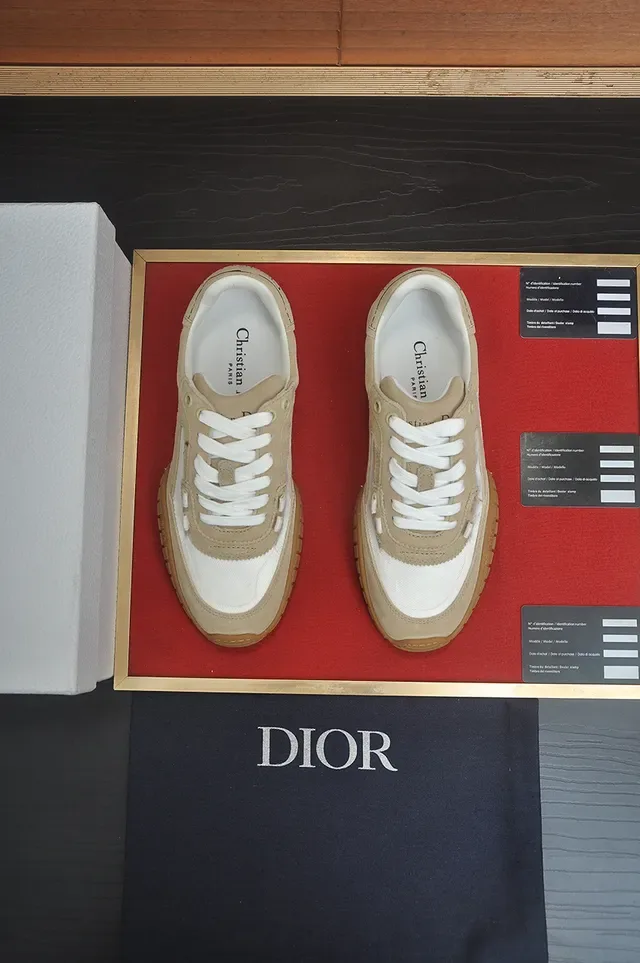 Dior Beige Blanc Daim et Maille Supérieure Panneaux Fenêtre Géométriques Transparents Sneakers Lifestyle 5