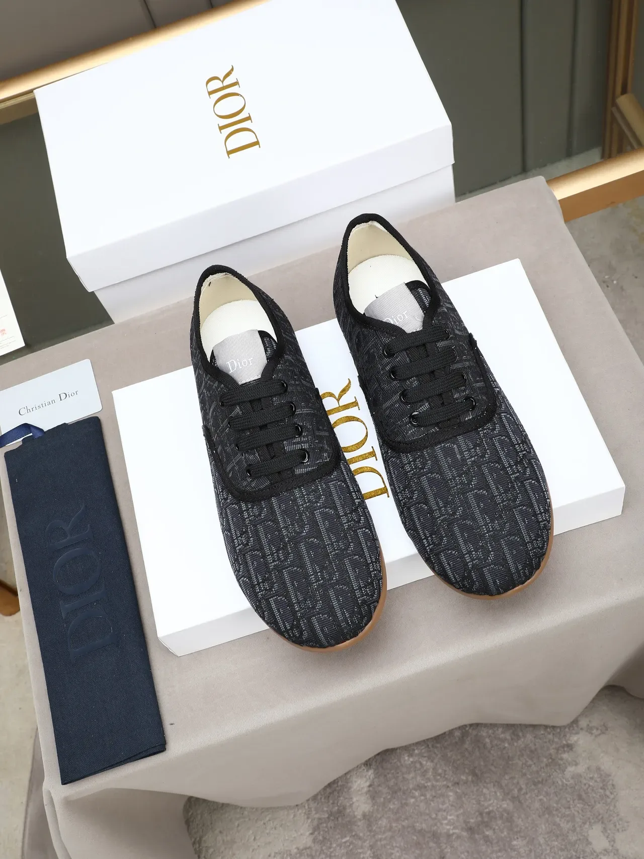 Dior Sneakers Lifestyle Noir et Gris Monogram Supérieure Textile Semelle Gomme 2