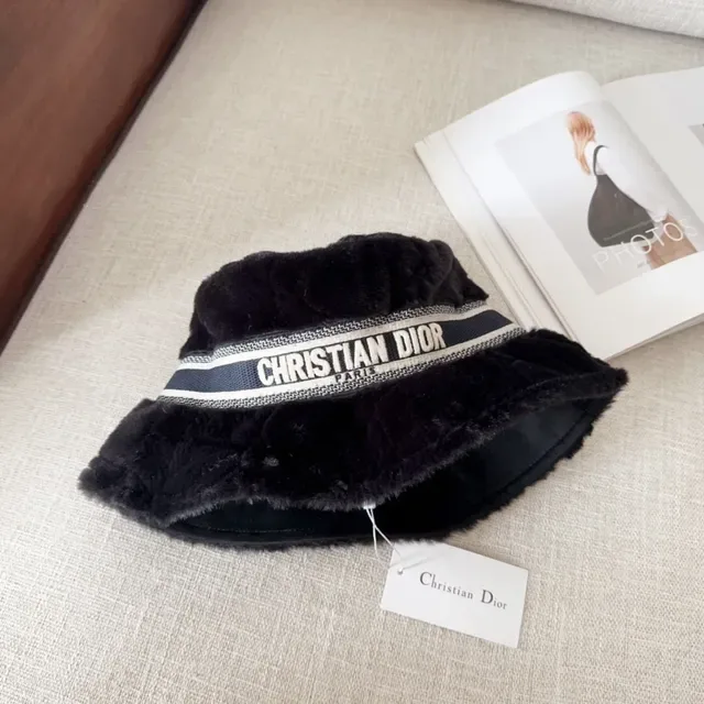 Dior Chapéu de Balde de Abas Largas em Pelúcia Preto e Branco 8