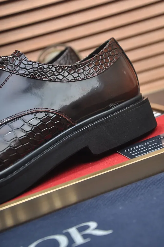 Dior Sapatos Oxford Marrom com Embossing de Crocodilo e Ponta de Dedo 2