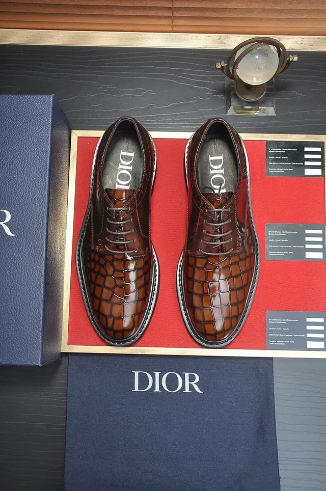 Dior Sapatos Oxford Marrom com Embossing de Crocodilo e Ponta de Dedo 5