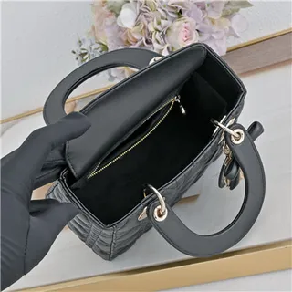 Dior Lady Dior Bolsa Tote com alça superior em borgonha com canage acolchado 21