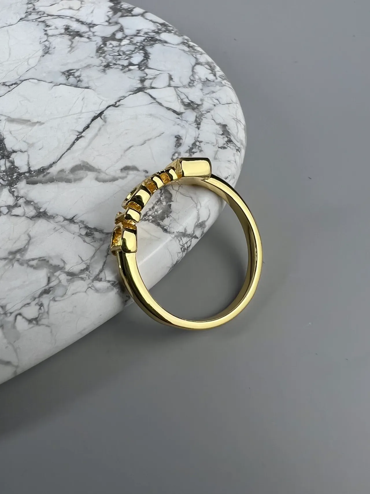 Dior Letter Ring Gold Transparent Band Polished Ring 4