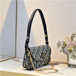 Dior Navy Beige Oblique Monogram Canvas Gold-Tone CD Logo Clasp Chain Bag 7
