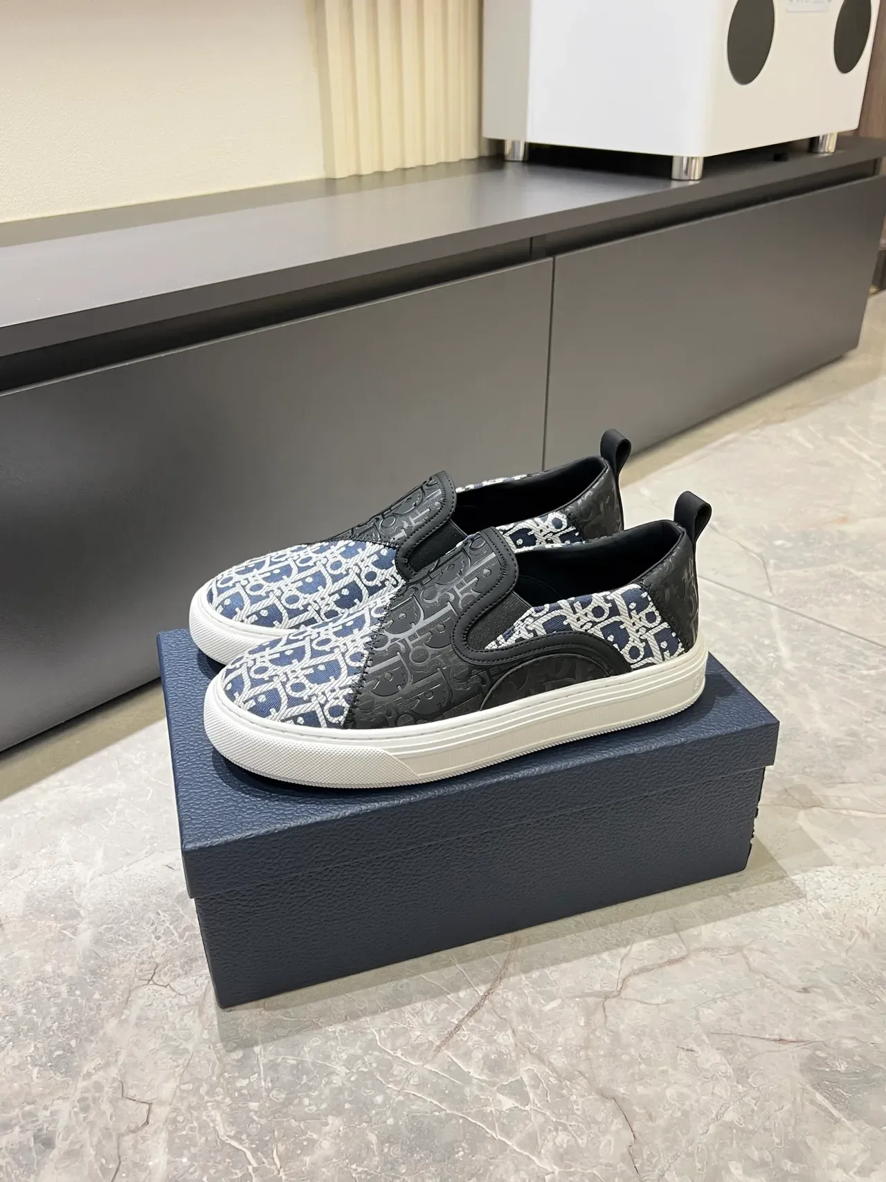 Dior Sneakers Lifestyle Slip-On Noir Bleu Marine Imprimé Monogramme 4