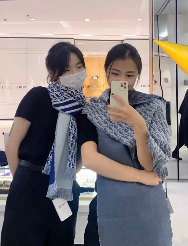 Dior Oblique Navy White Monogram Knit Fringed Edges écharpe 3