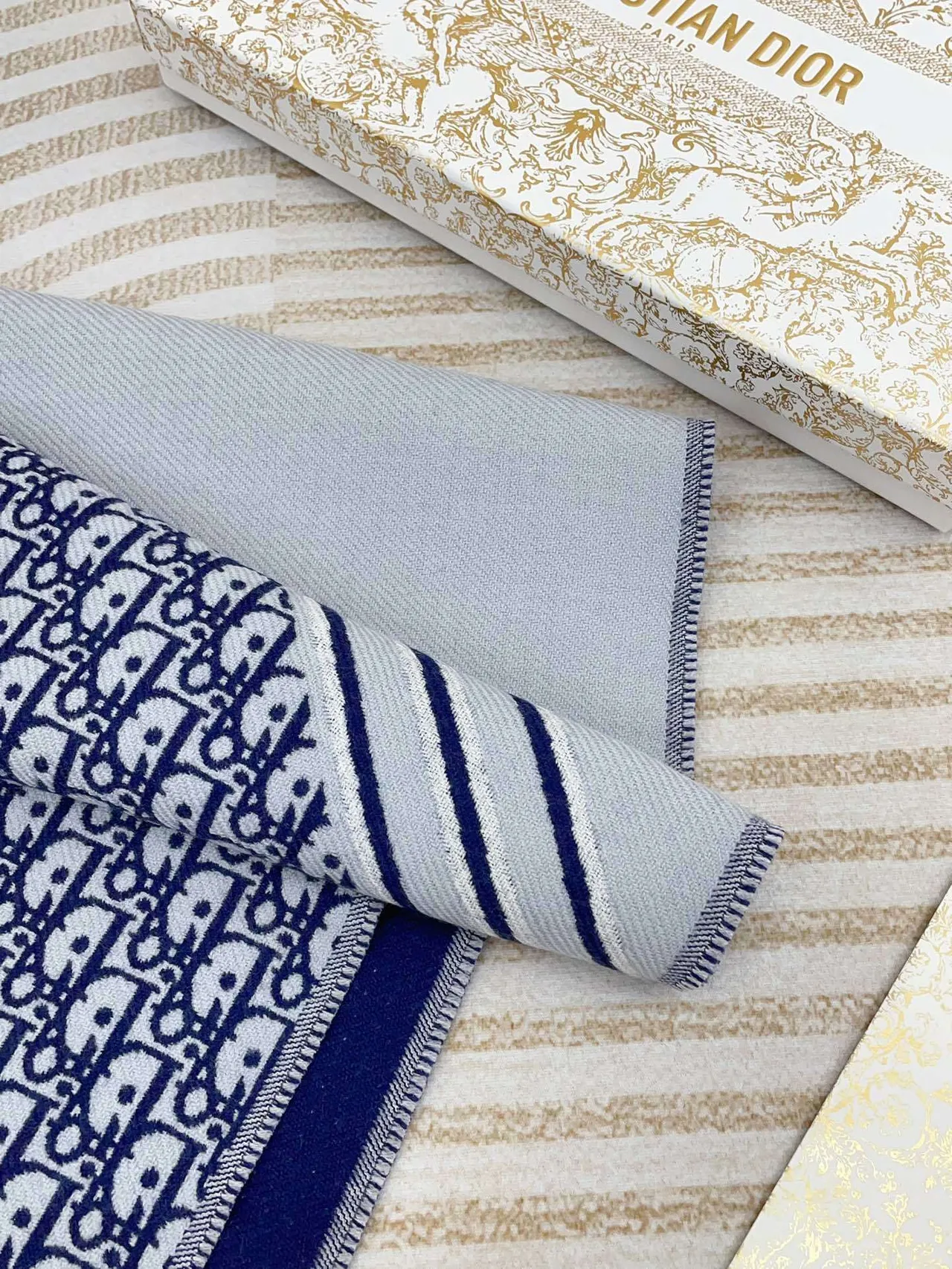Dior Oblique Navy White Monogram Knit Fringed Edges écharpe 7