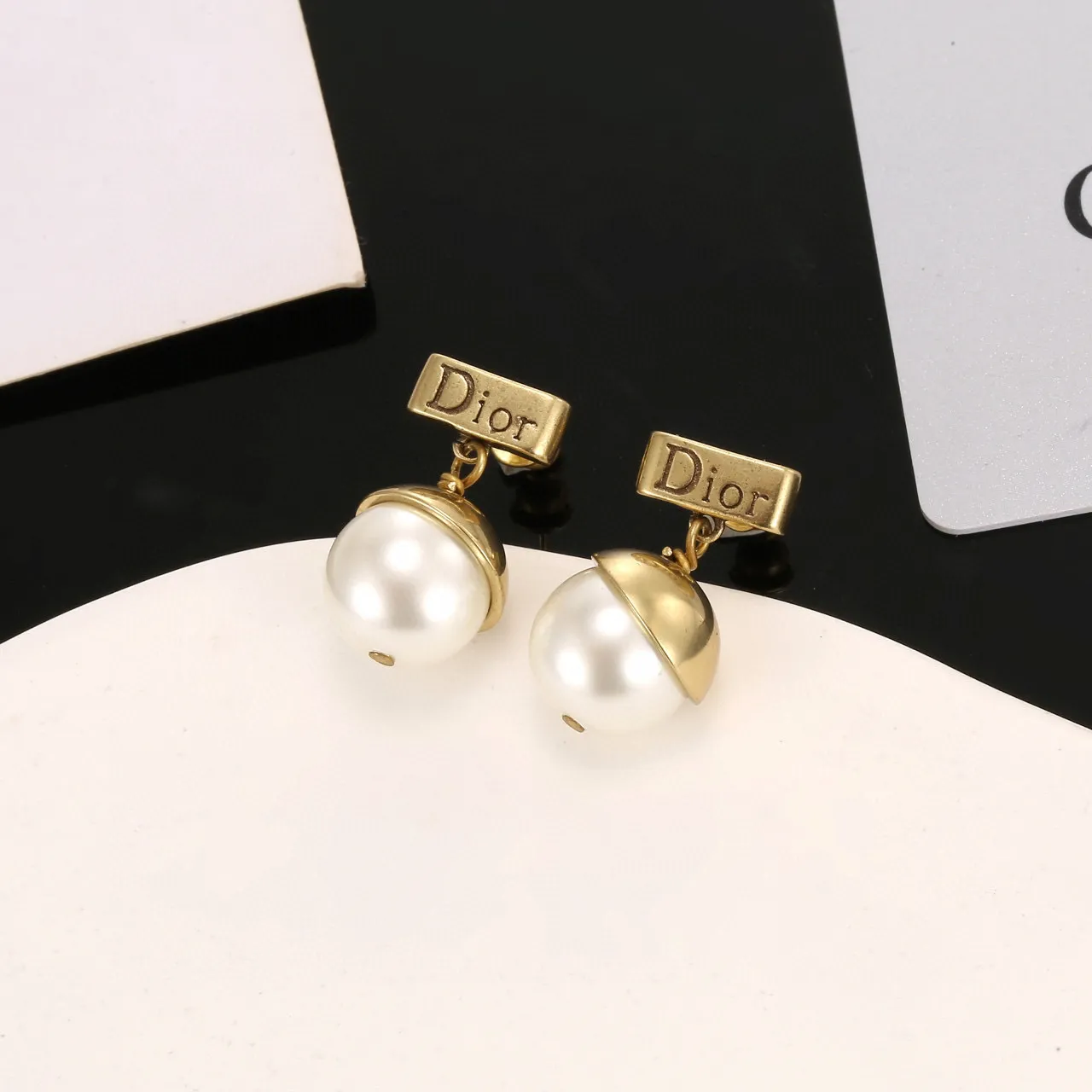 Dior White Gold Pearl Stud Plaque Earrings 3