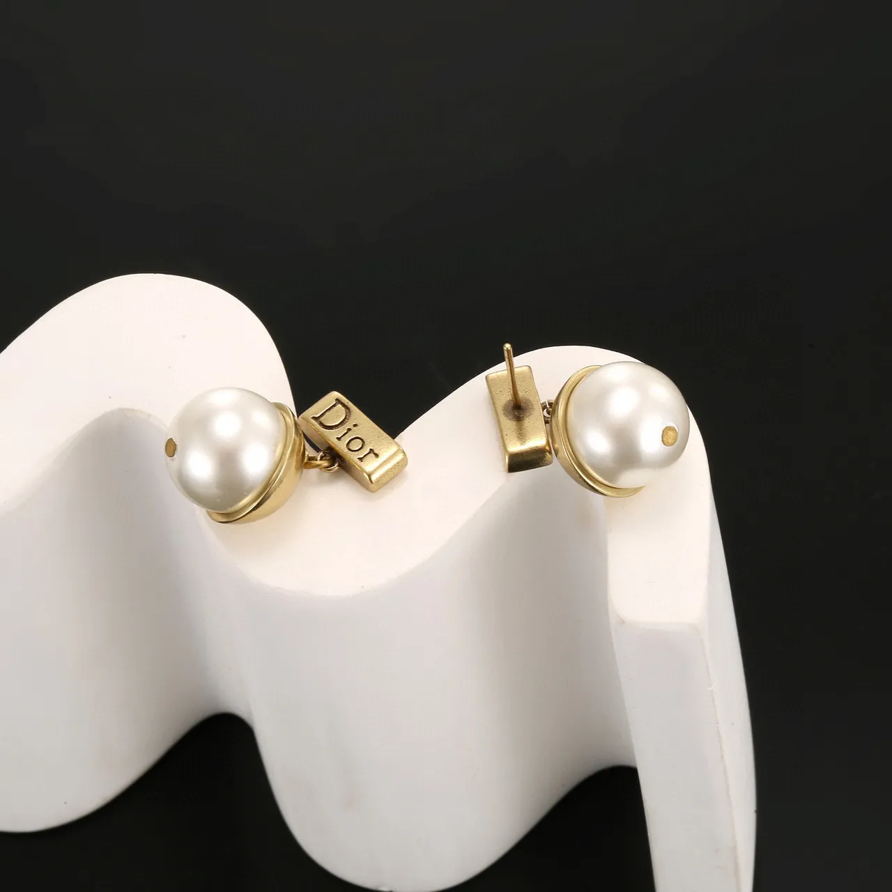 Dior White Gold Pearl Stud Plaque Earrings 4