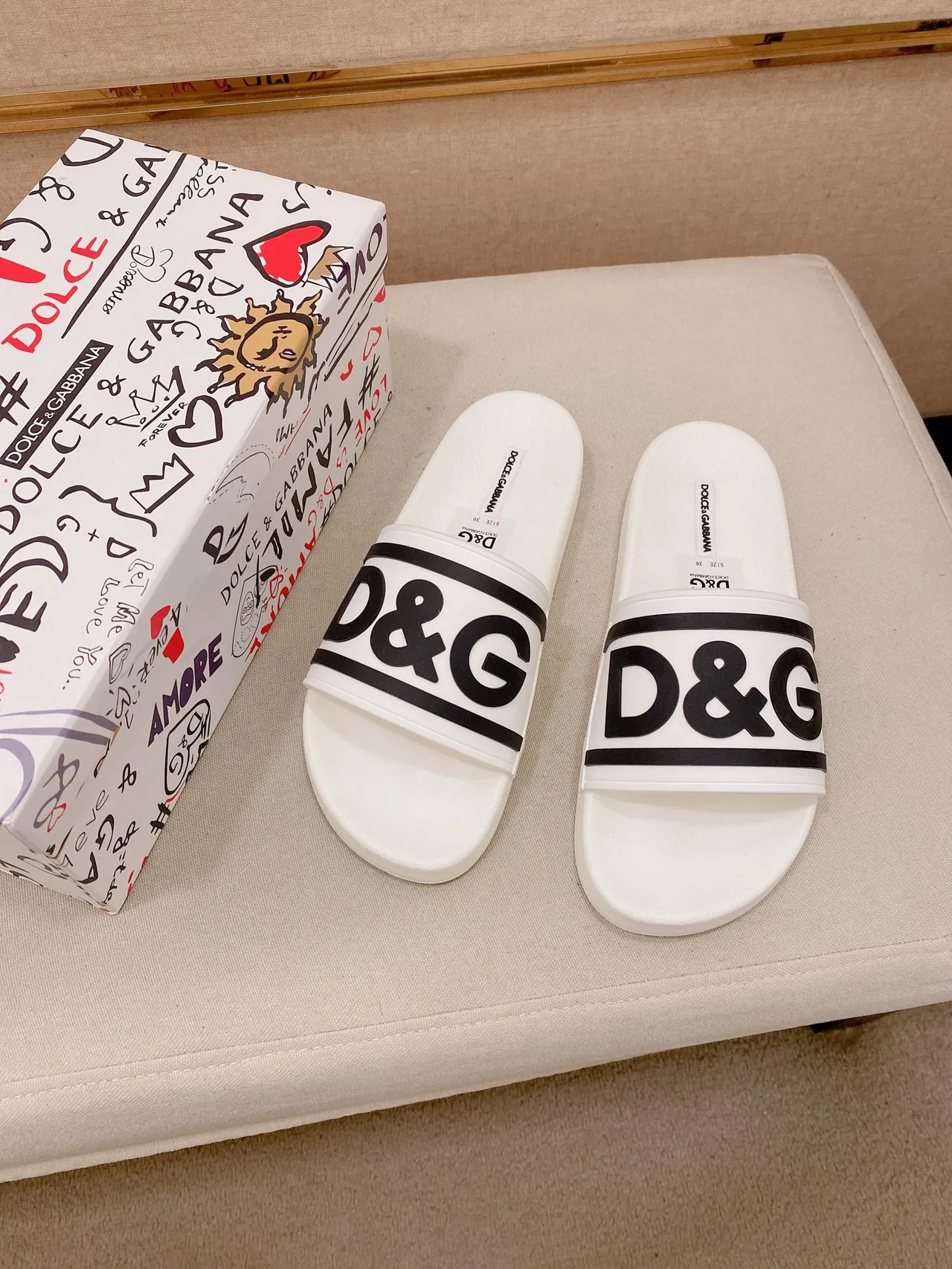 نعال Dolce & Gabbana متعددة الألوان بحزام الشعار ثنائي اللونين تجميع الألوان 10