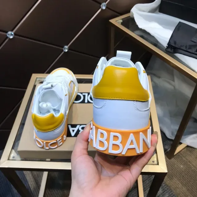 Dolce & Gabbana Portofino baskets lifestyle blancs et jaunes 2