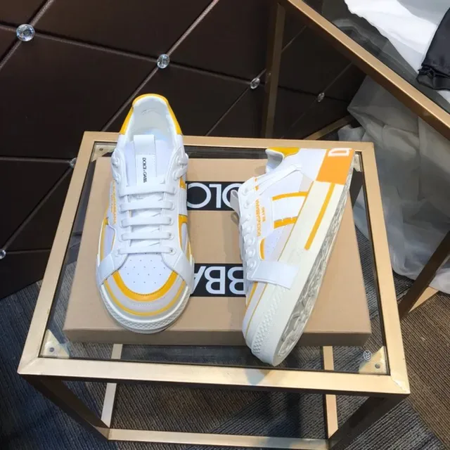 Dolce & Gabbana Portofino baskets lifestyle blancs et jaunes 4