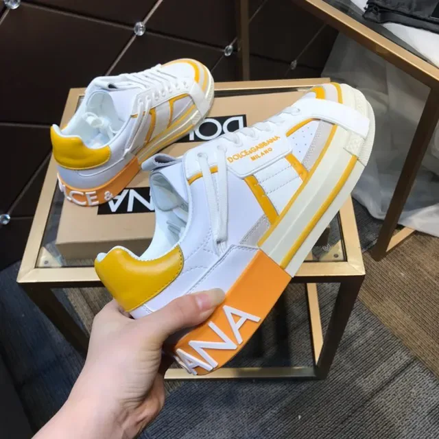 Dolce & Gabbana Portofino baskets lifestyle blancs et jaunes 5