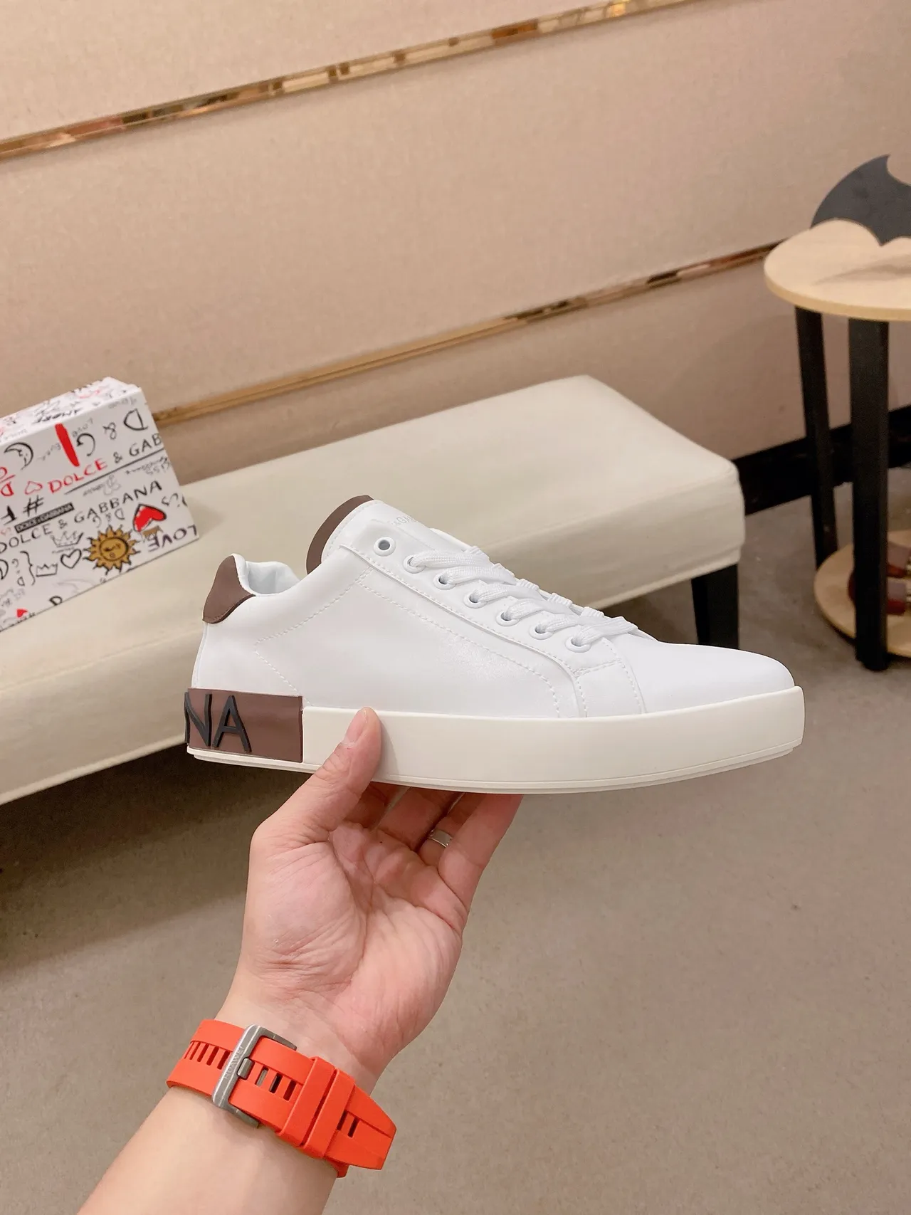 Dolce & Gabbana LOVE Collection Sneakers lifestyle en cuir blanc et marron 5