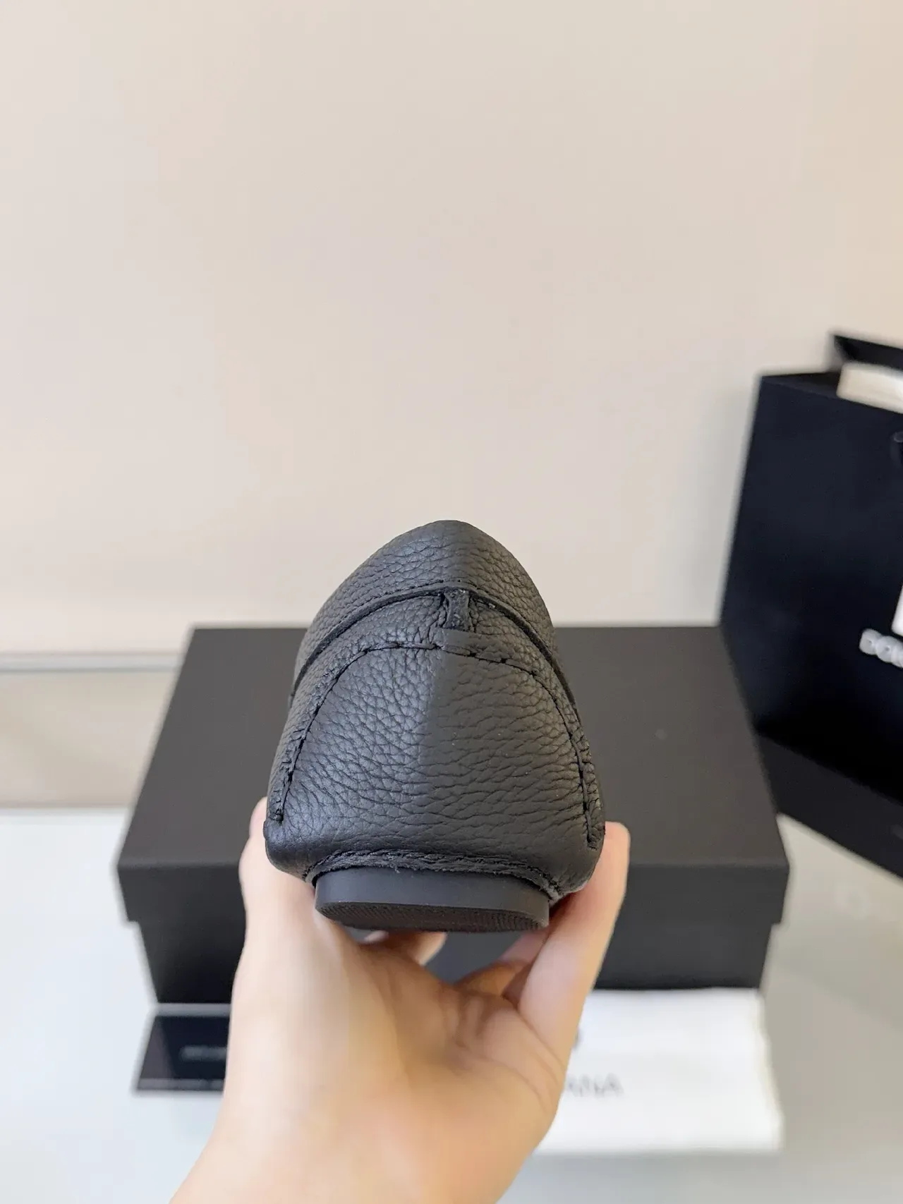 Dolce & Gabbana Portofino Mocassin Noir Cuir Grainé Metal Logo DG 4