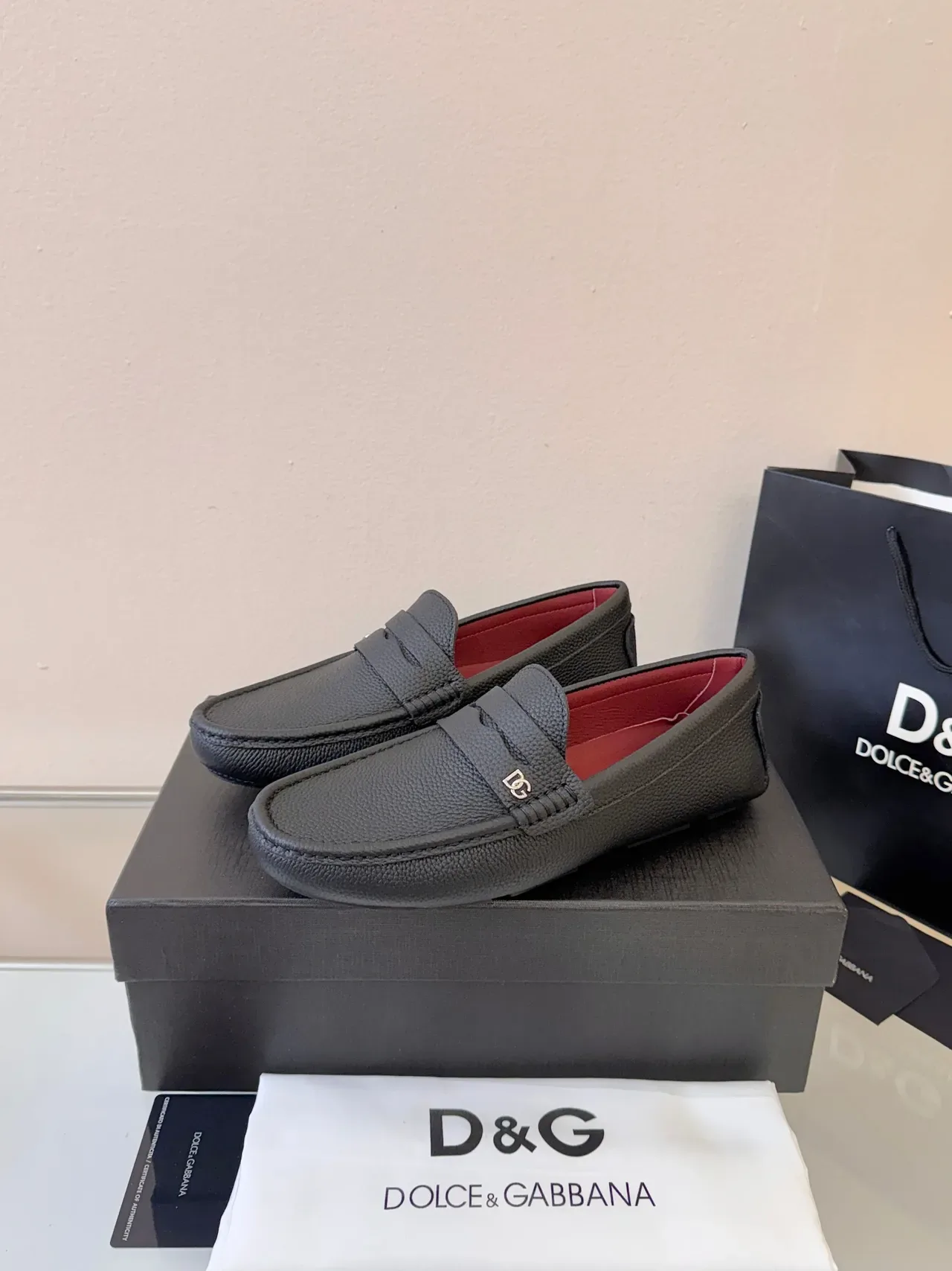 Dolce & Gabbana Portofino أسود جلد بيبلد لوفر بيني 2