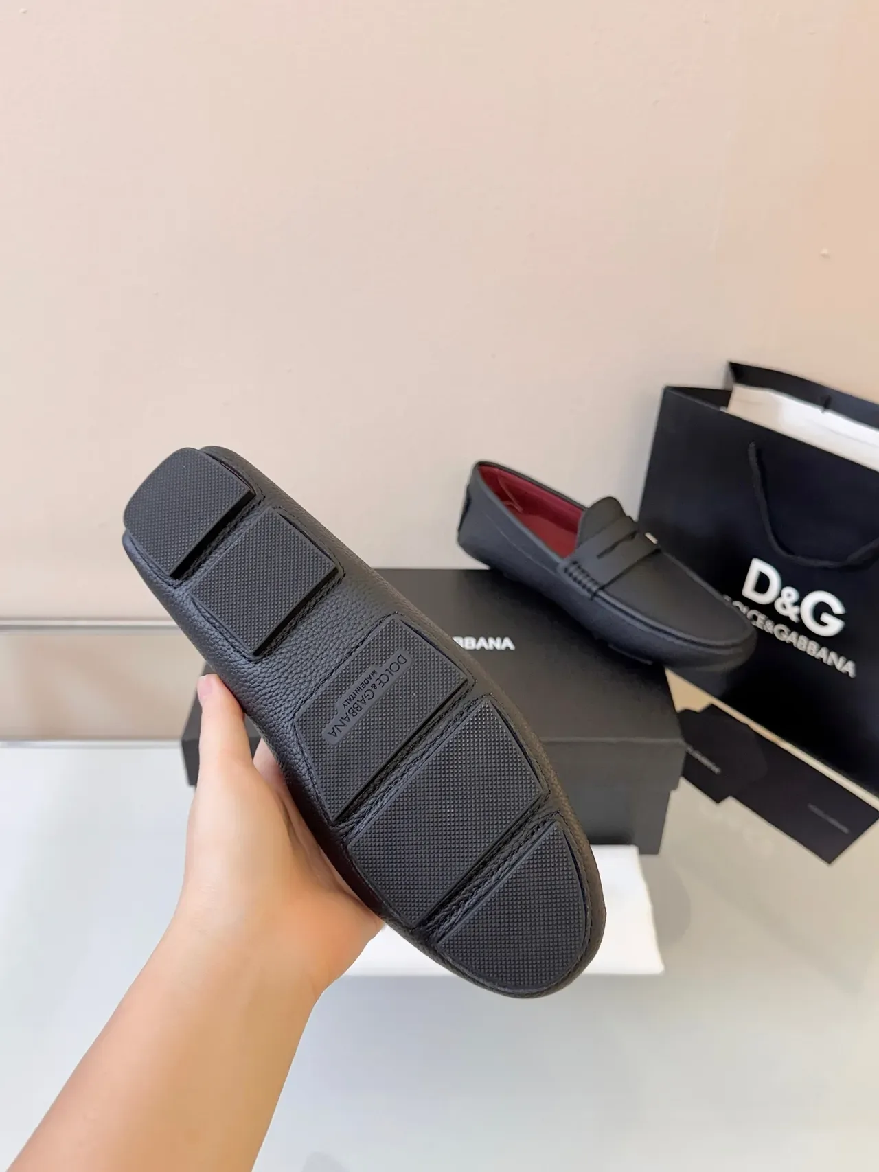 Dolce & Gabbana Portofino أسود جلد بيبلد لوفر بيني 5