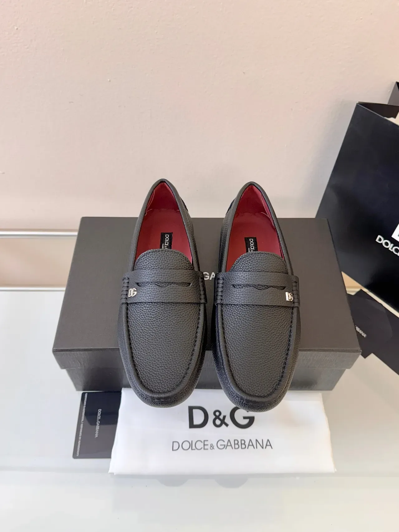 Dolce & Gabbana Portofino أسود جلد بيبلد لوفر بيني 6