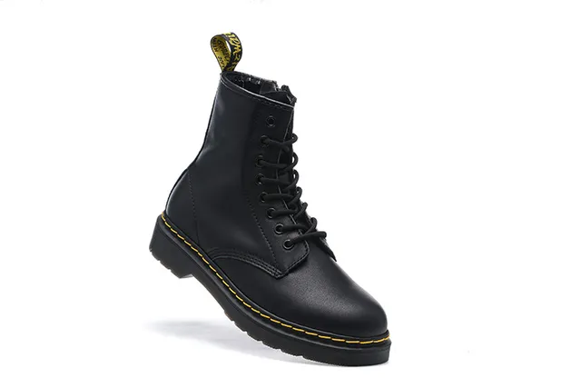 Dr. Martens 1460 Botas Martin de Couro Preto Suave com Costura Amarela 3