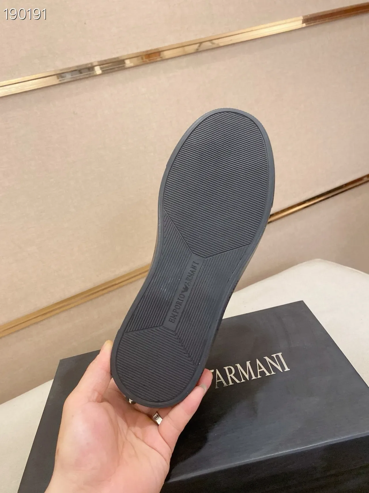 Emporio Armani Tênis lifestyle de couro preto com logotipo de águia 3