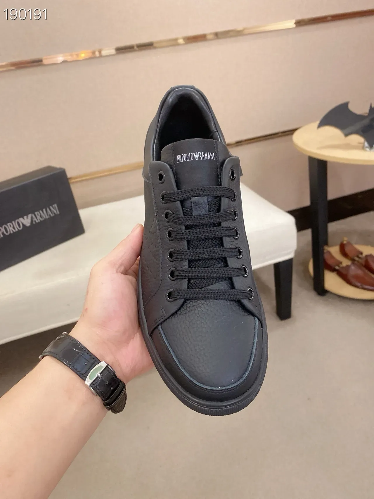 Emporio Armani Tênis lifestyle de couro preto com logotipo de águia 5