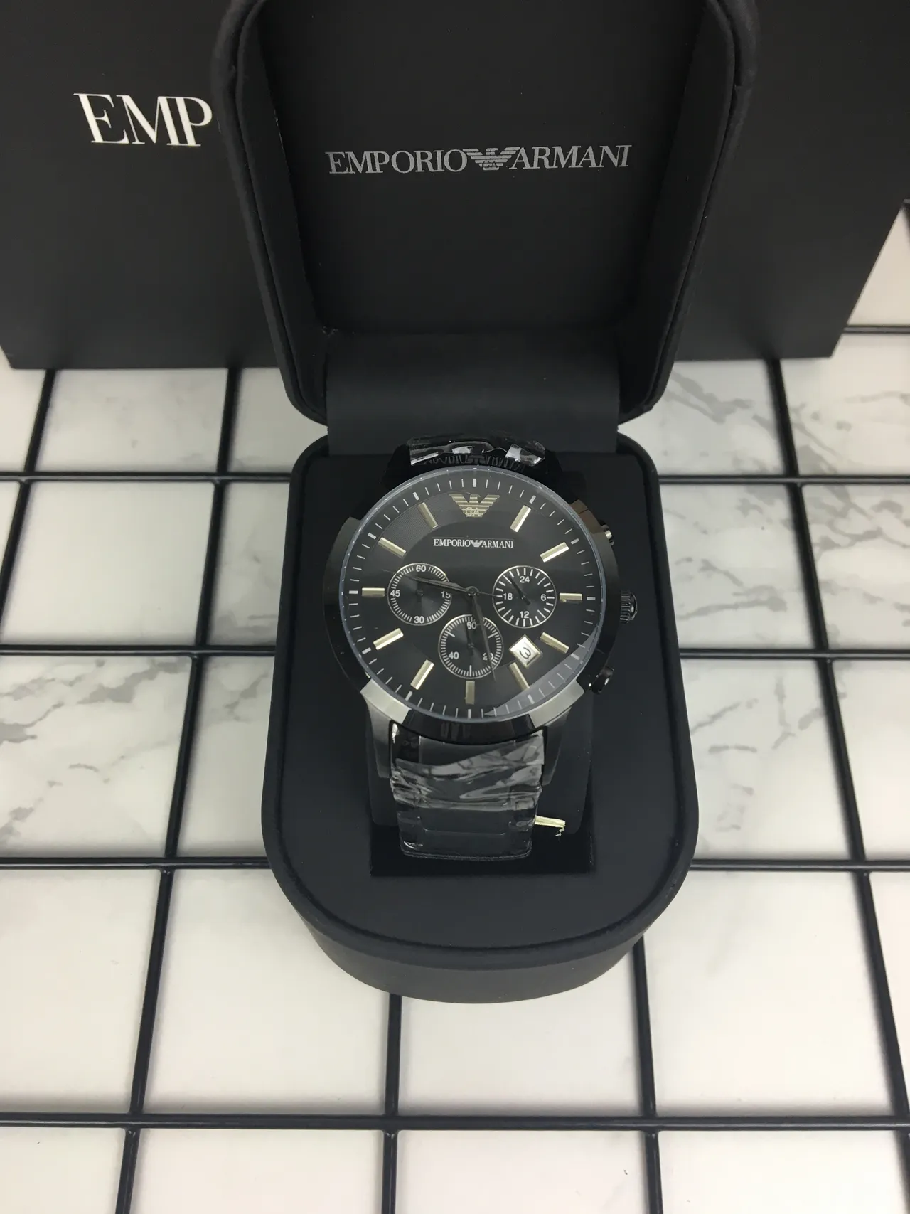 Emporio Armani Chronographe Cadran Noir Acentos Dorés Montre Quartz 5