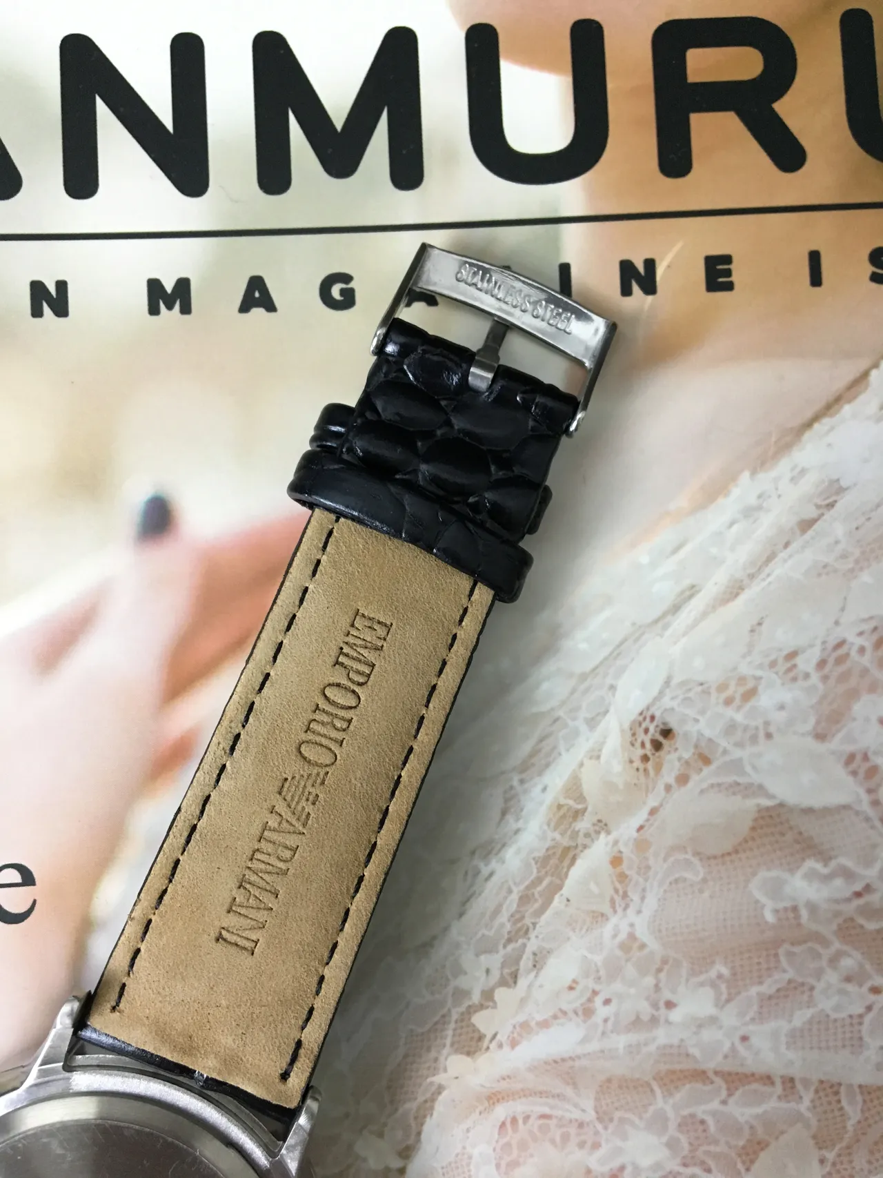 Emporio Armani Chronographe Cadran Argenté Bracelet Cuir Noir Quartz 5