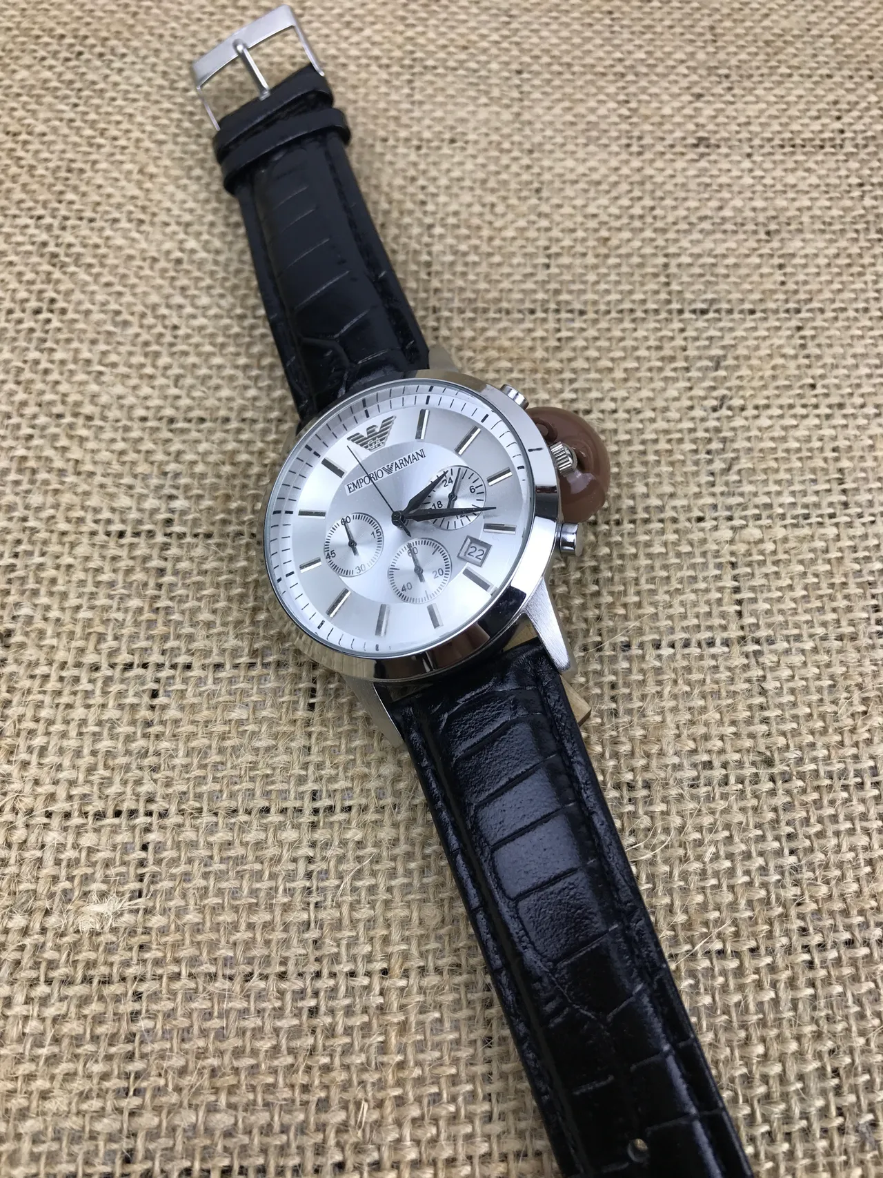 Emporio Armani Chronographe Cadran Argenté Bracelet Cuir Noir Quartz 9