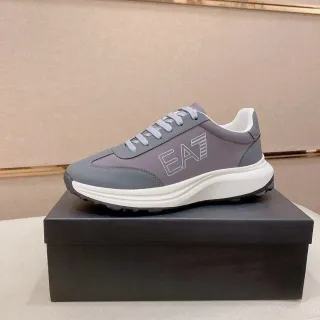 Emporio Armani Gris Blanc Baskets Lifestyle Basses avec Tige Synthétique Stratifiée