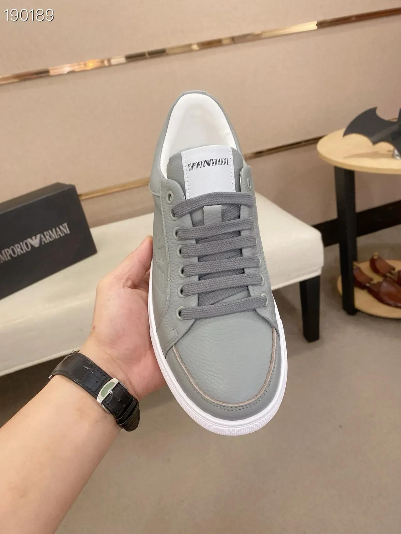 Emporio Armani Gris Blanc Sneakers Lifestyle Cuir à Bout Bas Texturé 4