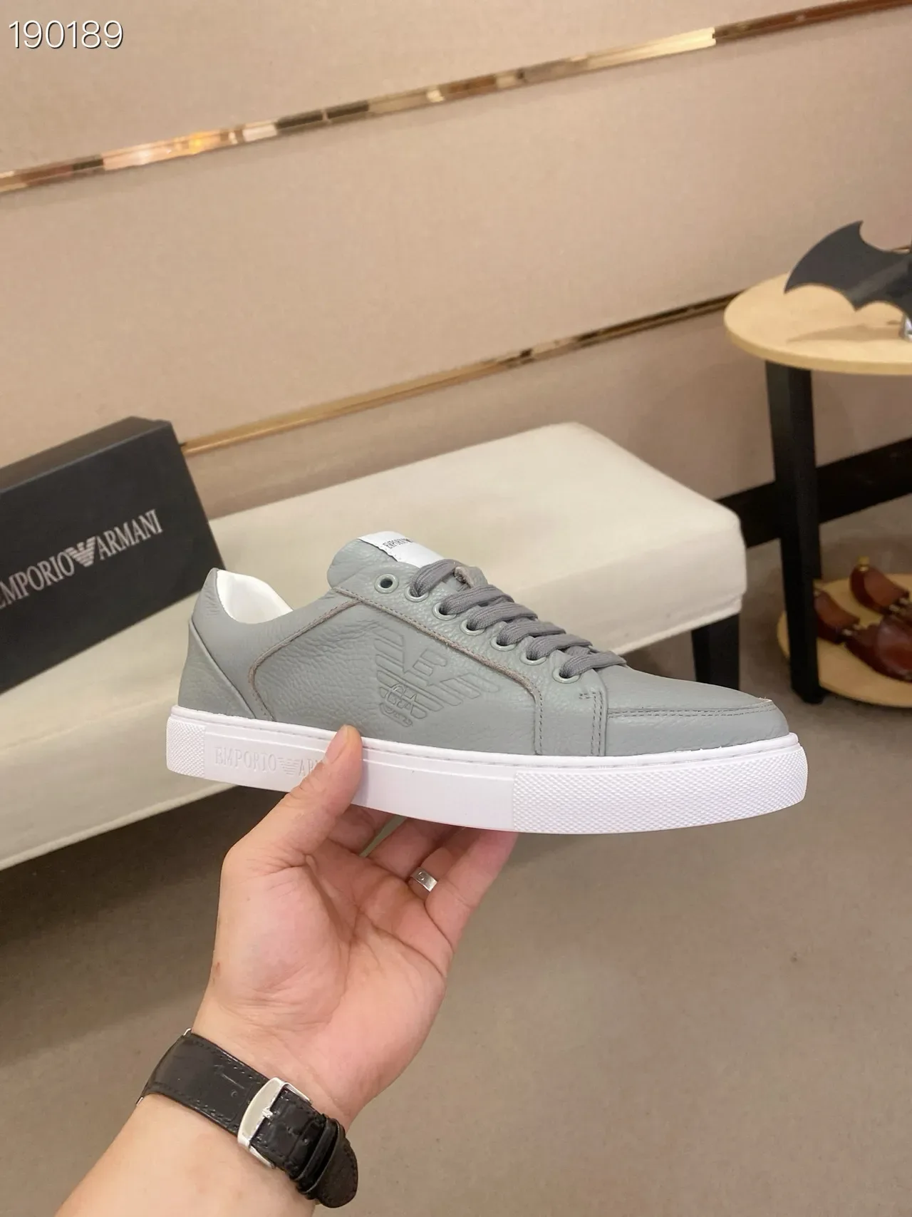 Emporio Armani Gris Blanc Sneakers Lifestyle Cuir à Bout Bas Texturé 7