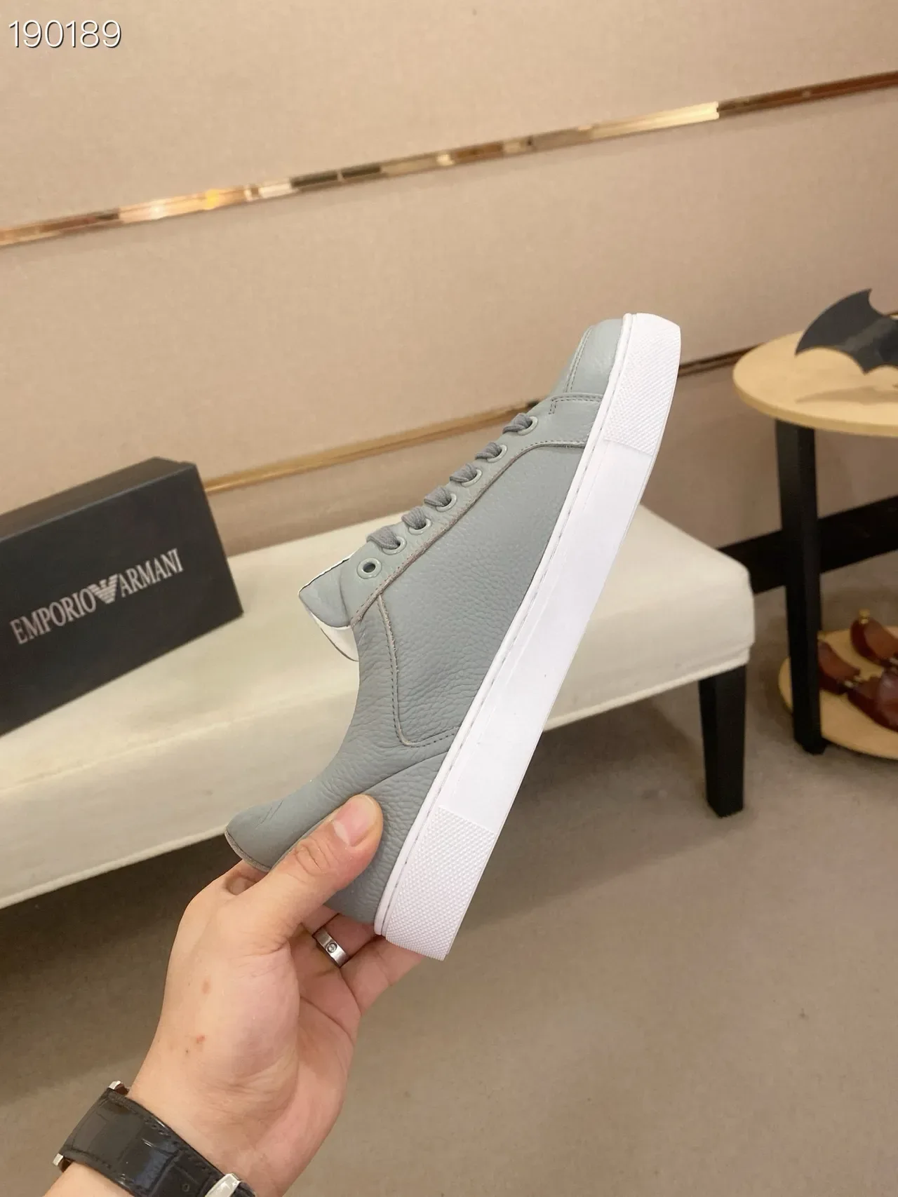 Emporio Armani Gris Blanc Sneakers Lifestyle Cuir à Bout Bas Texturé 8