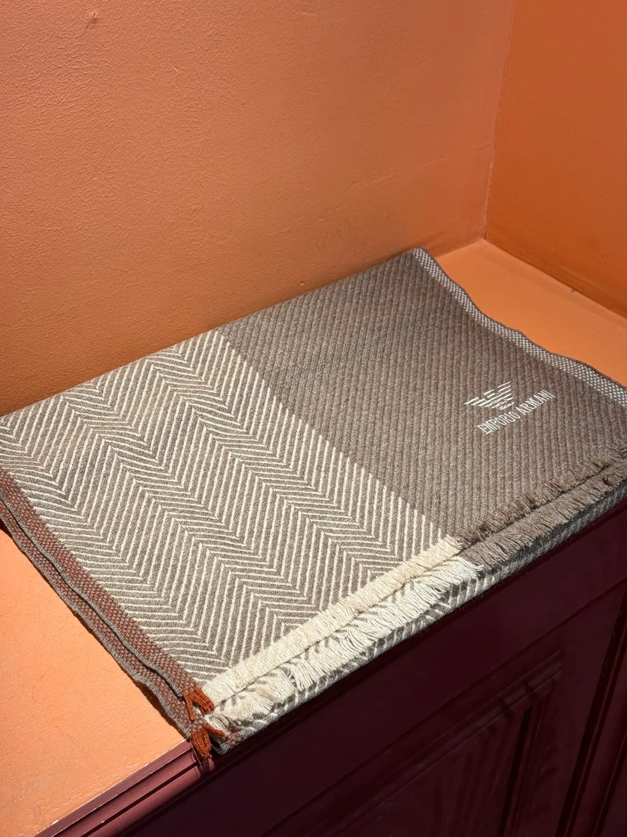 Emporio Armani Herringbone Weave ধূসর ক্যাশমির স্কার্ফ 6