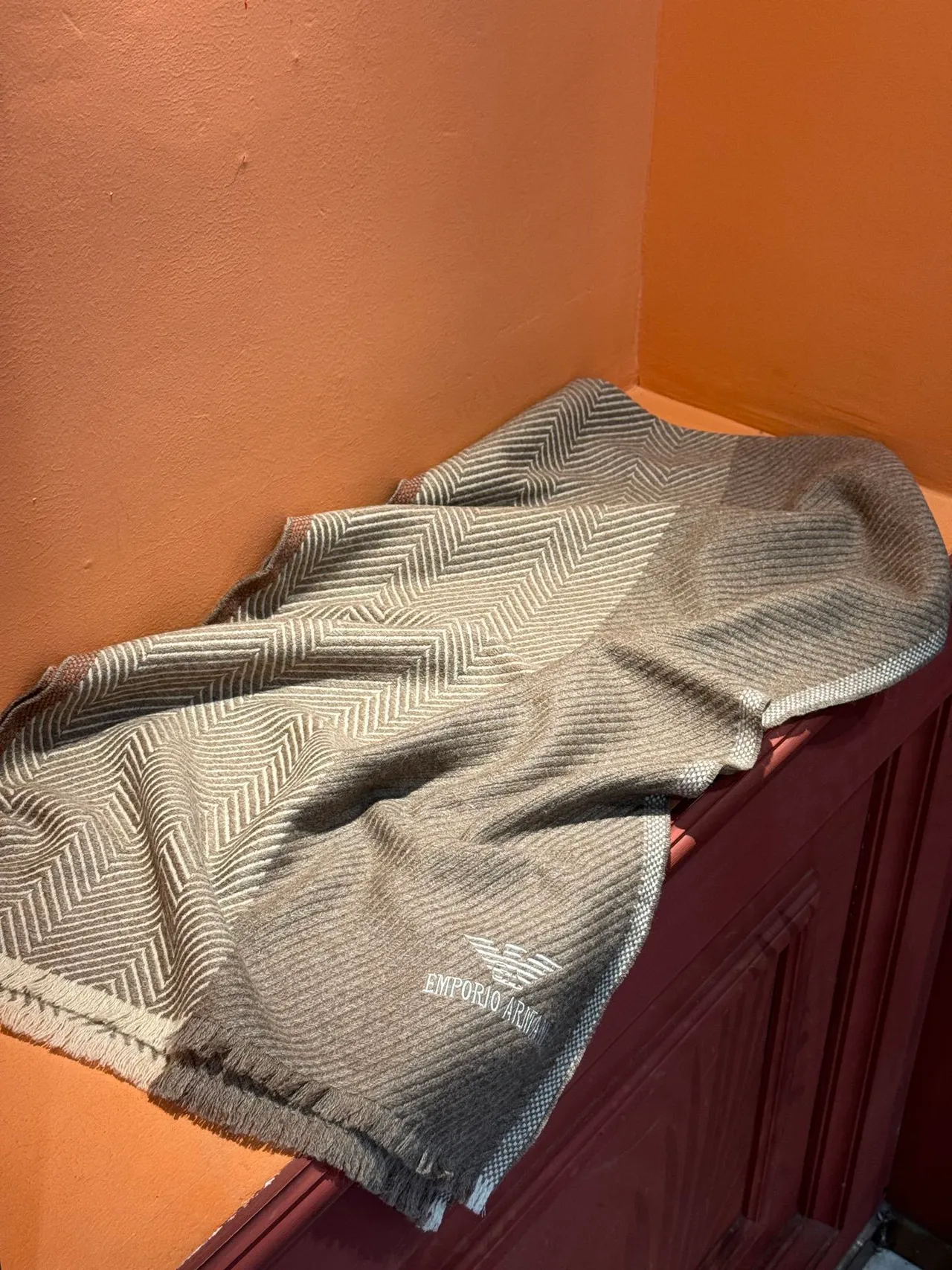 Emporio Armani Herringbone Weave ধূসর ক্যাশমির স্কার্ফ 9