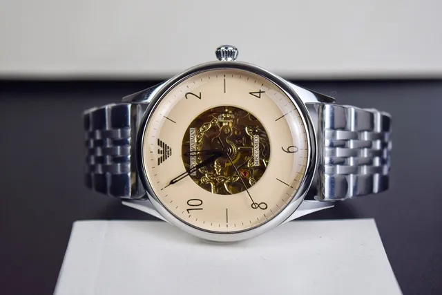 Emporio Armani Meccanico Esqueleto Esfera Creme Relógio Mecânico 5