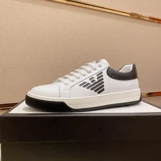 Emporio Armani Chaussures Lifestyle Basses Blanc Noir en Cuir