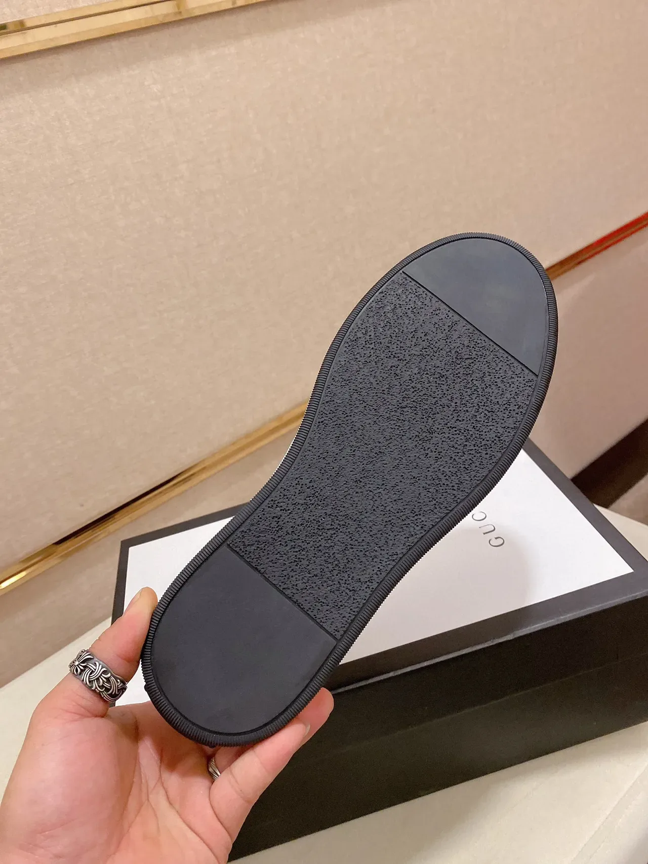 Emporio Armani Chaussures Lifestyle Basses Blanc Noir en Cuir 2
