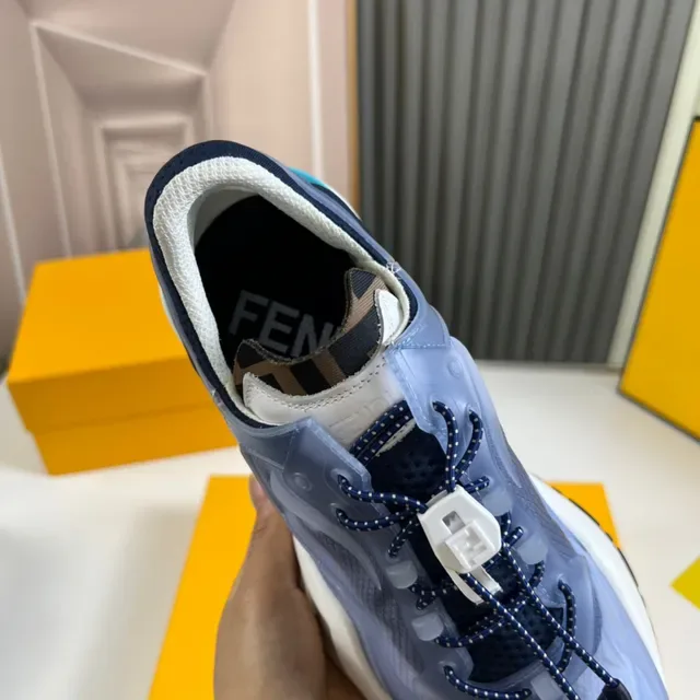 Fendi Tênis Chunky Azul Branco com Sola Esculturada e Overlay de Malha Translucida 4