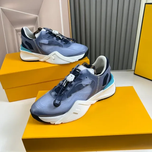 Fendi Tênis Chunky Azul Branco com Sola Esculturada e Overlay de Malha Translucida 8