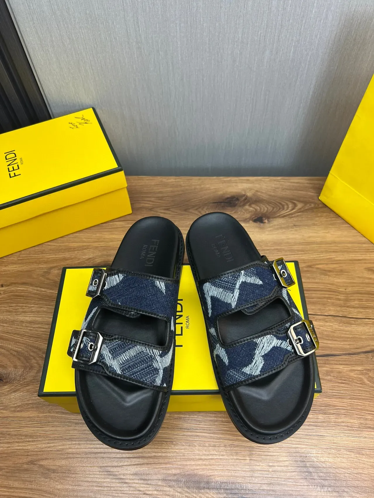 Fendi Mulas com dupla fivela e estampado denim 3