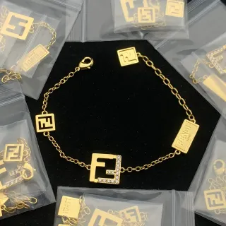 Fendi FF चार्म ब्रेसलेट सोना चांदी लिंक चेन इंटरलॉकिंग लोगो चार्म्स ब्रेसलेट