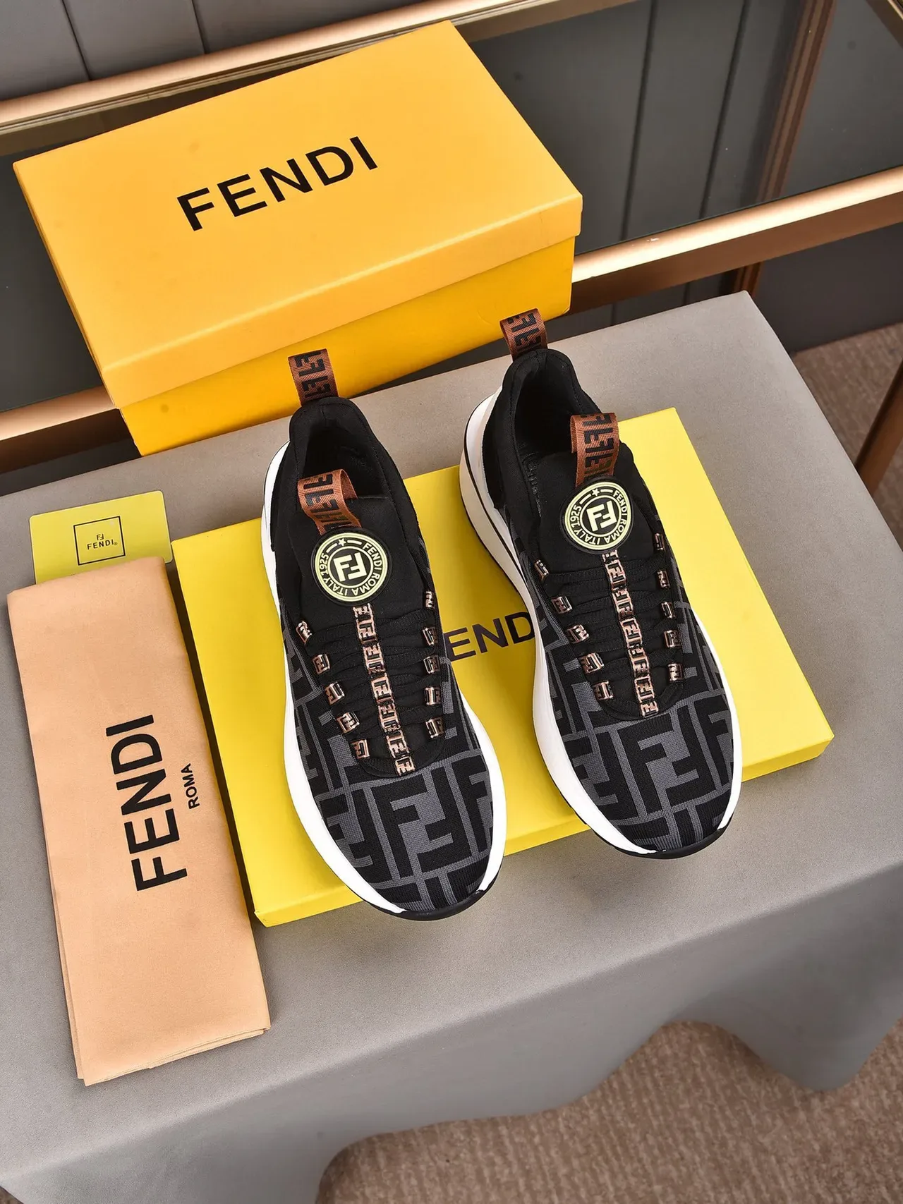 Fendi FF Monograma Slip-On Tênis Lifestyle 2