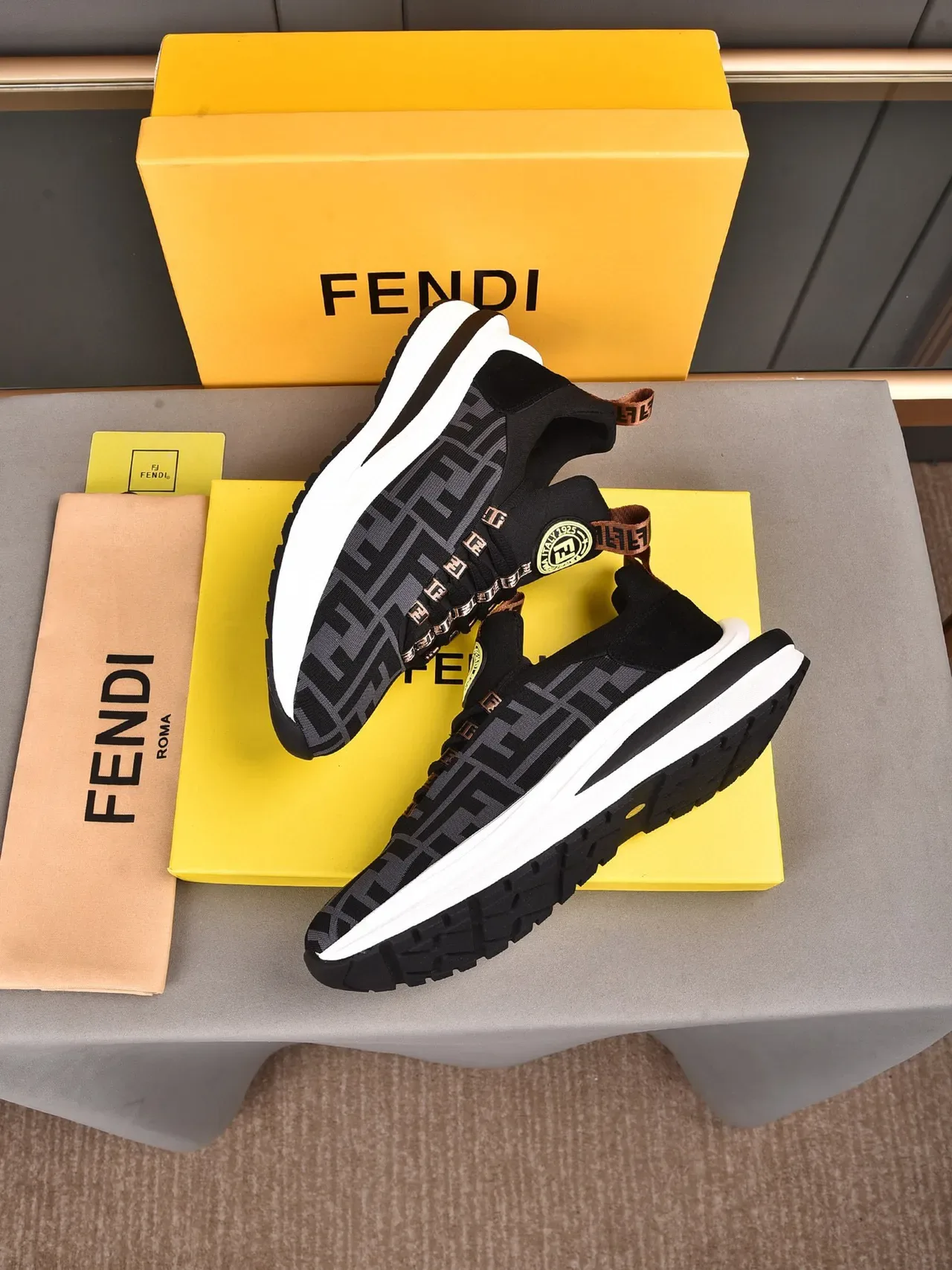 Fendi FF Monograma Slip-On Tênis Lifestyle 3