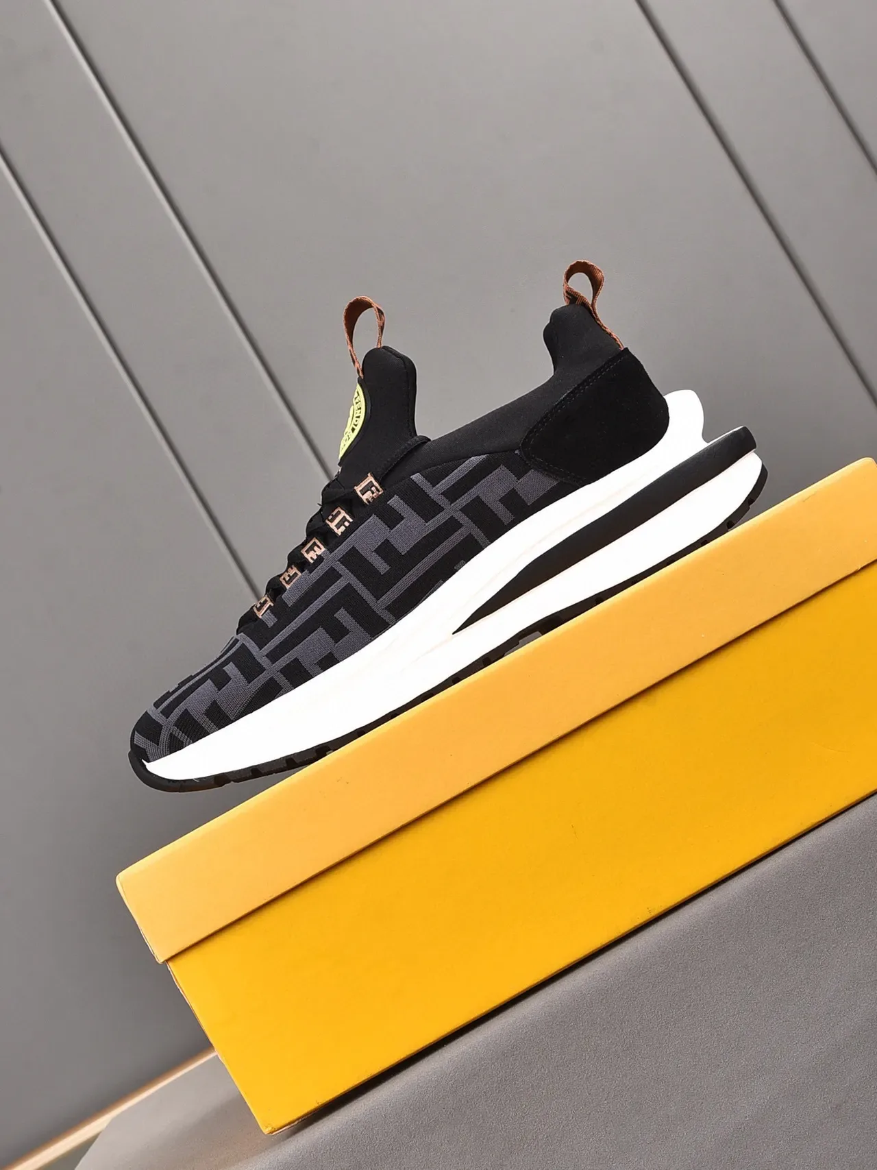Fendi FF Monograma Slip-On Tênis Lifestyle 5