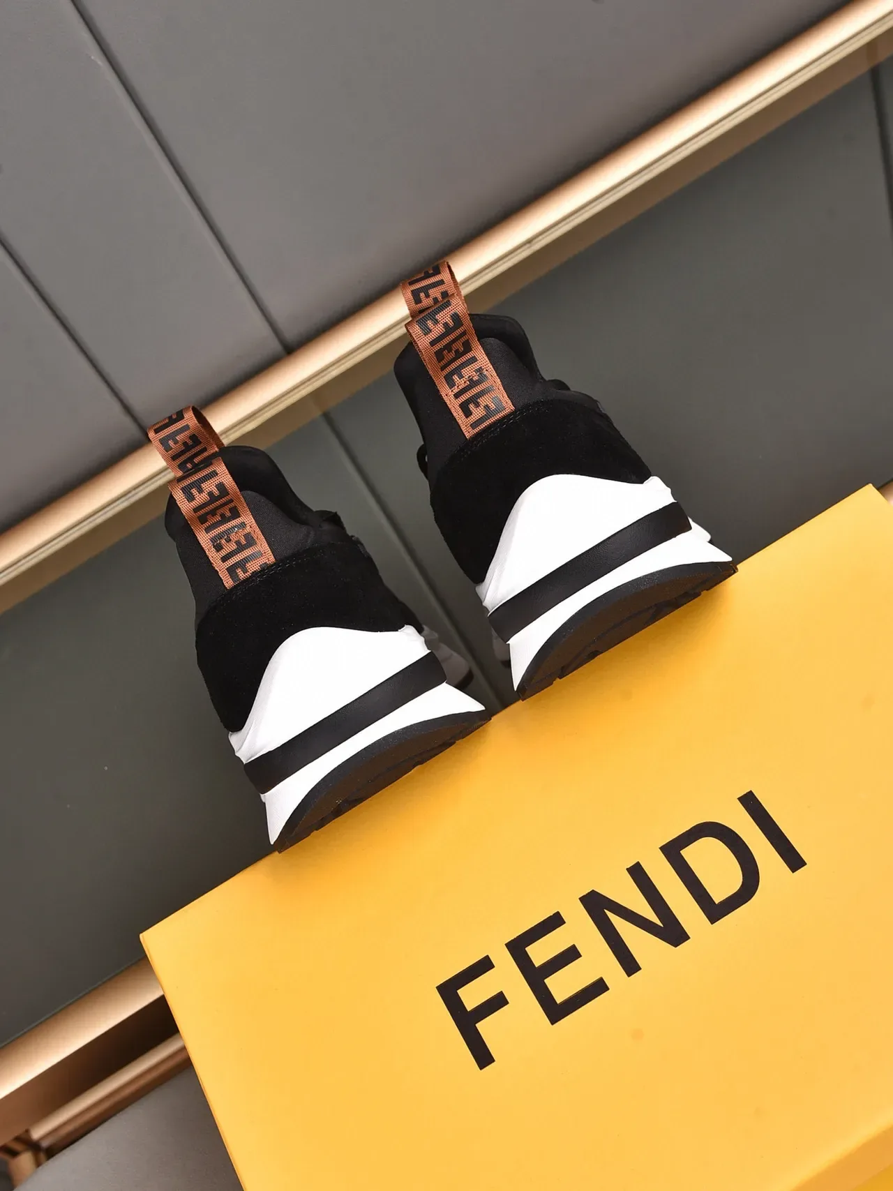 Fendi FF Monograma Slip-On Tênis Lifestyle 6