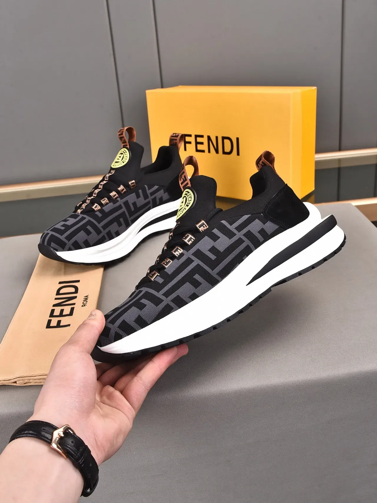 Fendi FF Monograma Slip-On Tênis Lifestyle 7