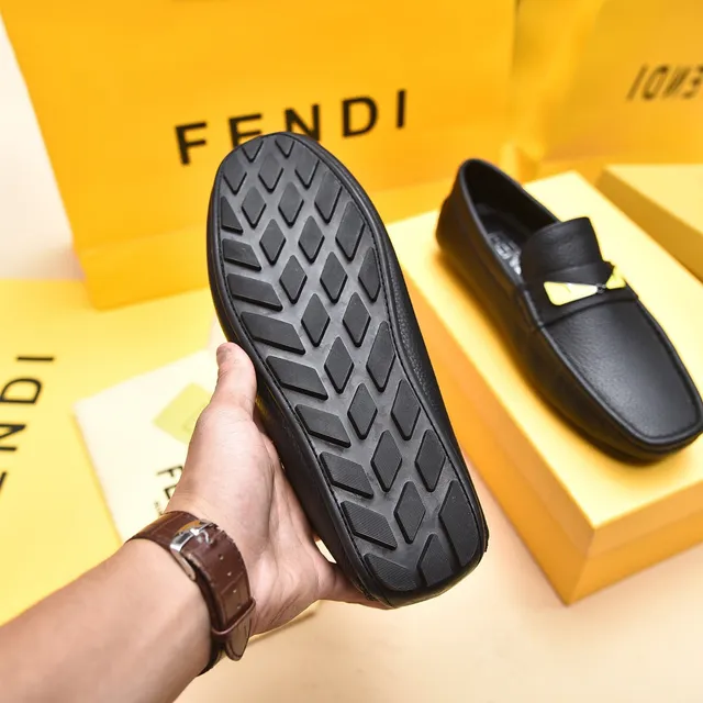 Fendi Monster Preto Dourado Couro granulado Mocassim 2